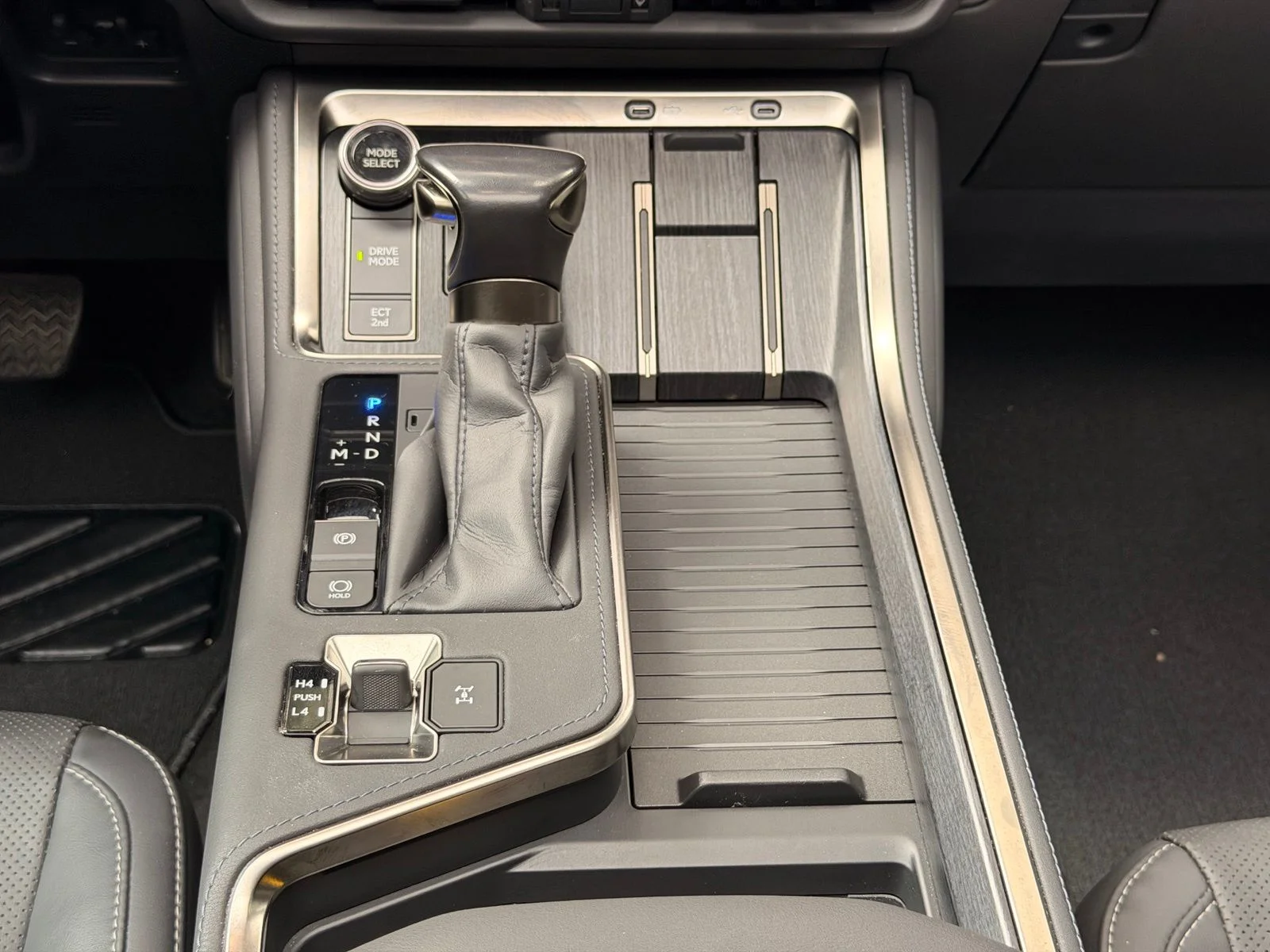 Used 2024 Incognito Lexus 550 Premium+ image 17