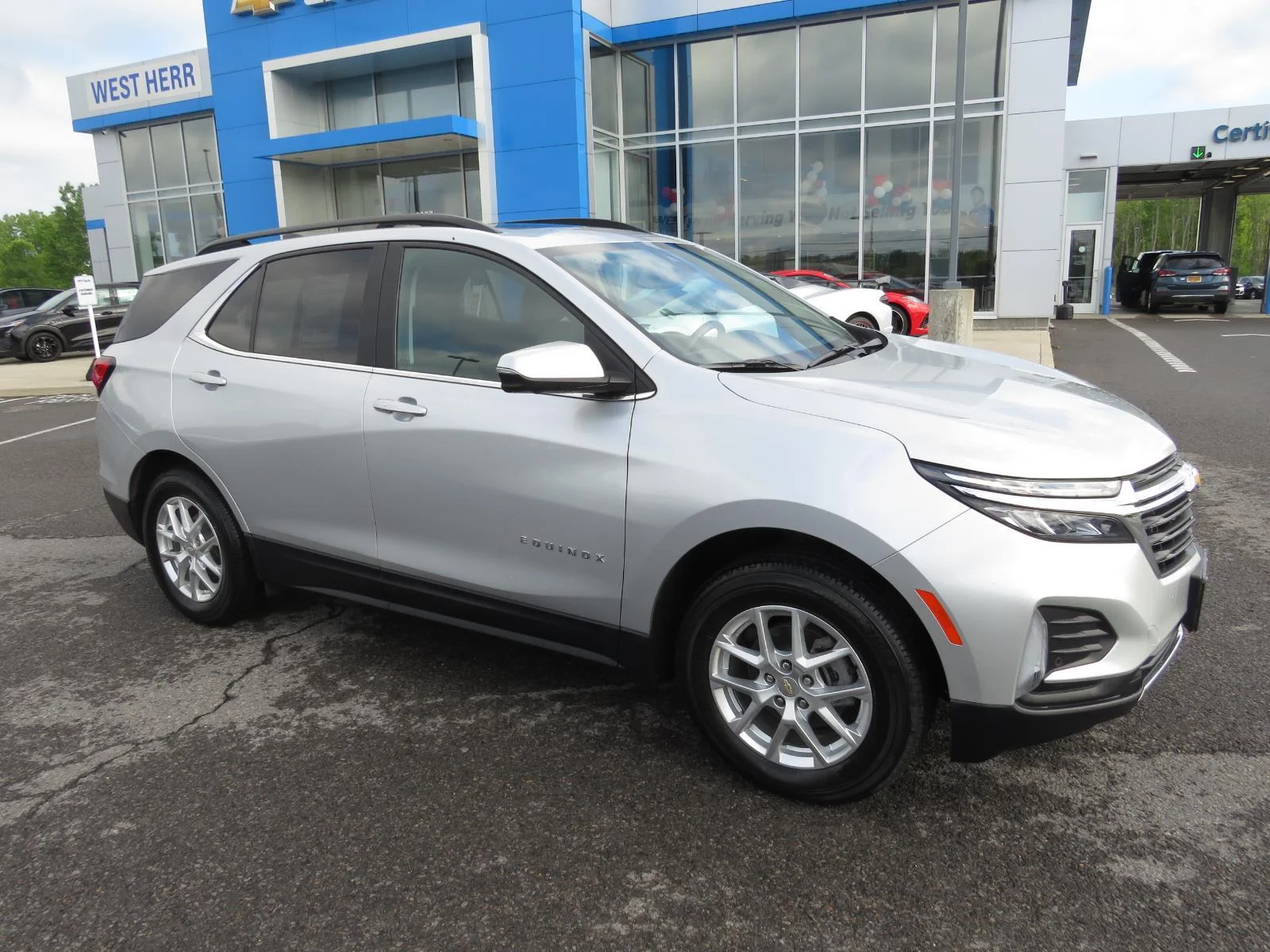 Used 2022 Silver Ice Metallic Chevrolet LT image 5