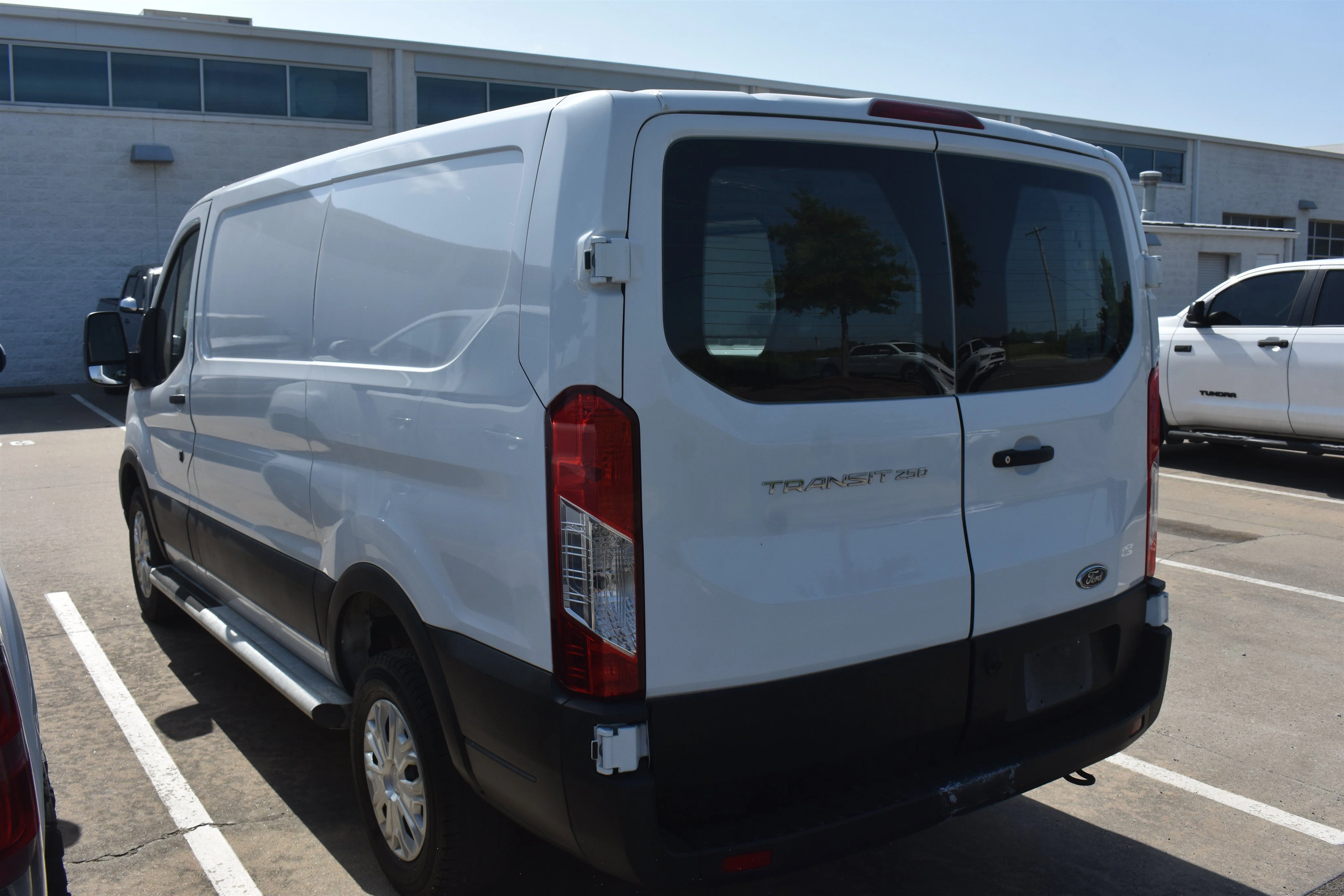 Used 2025 WHITE Ford T250 image 7
