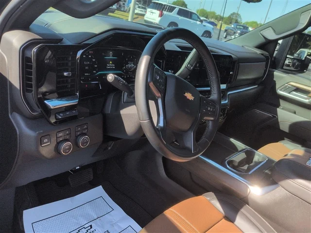 Used 2025 Black Chevrolet High Country image 10
