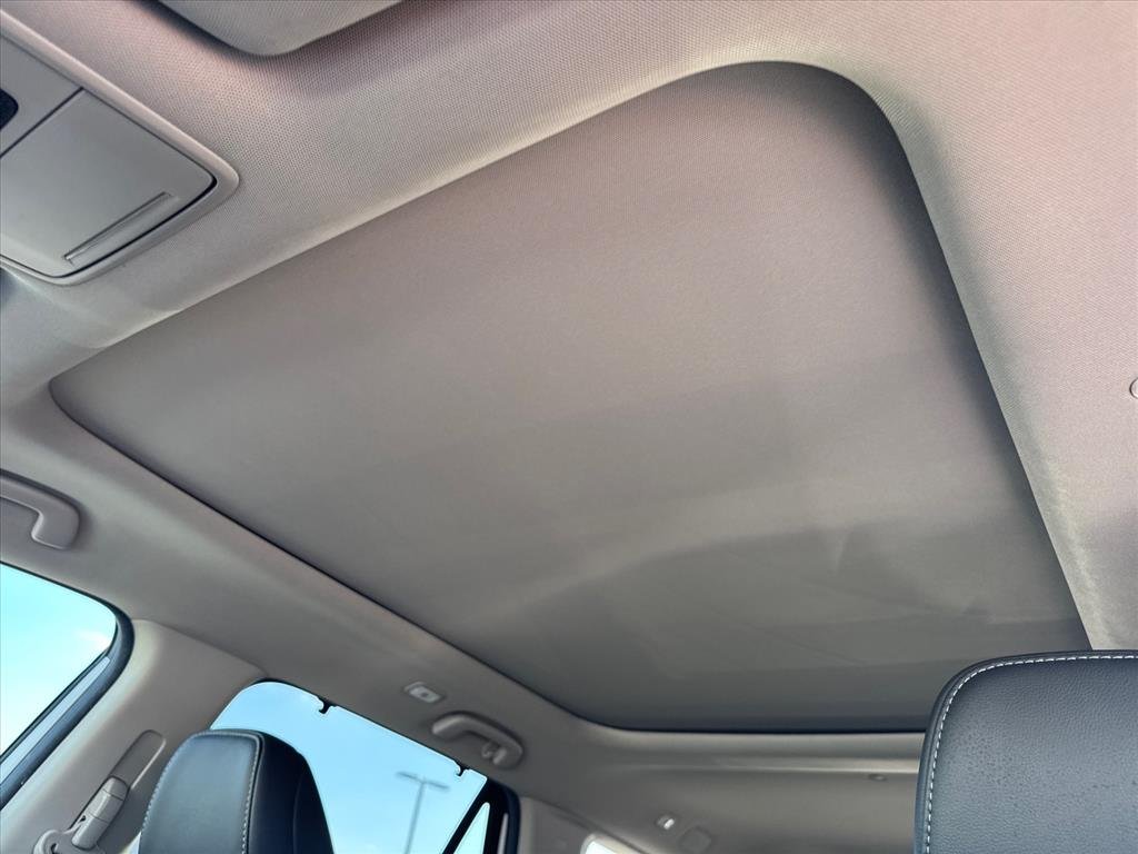 Certified Used 2025 WHITE Honda Touring image 20