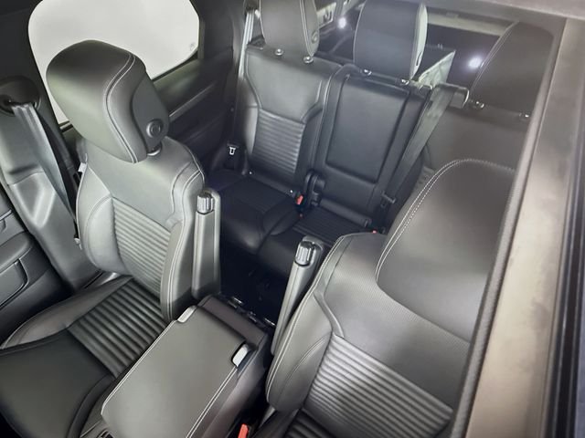 New 2026 Santorini Black Land Rover Dynamic SE image 14