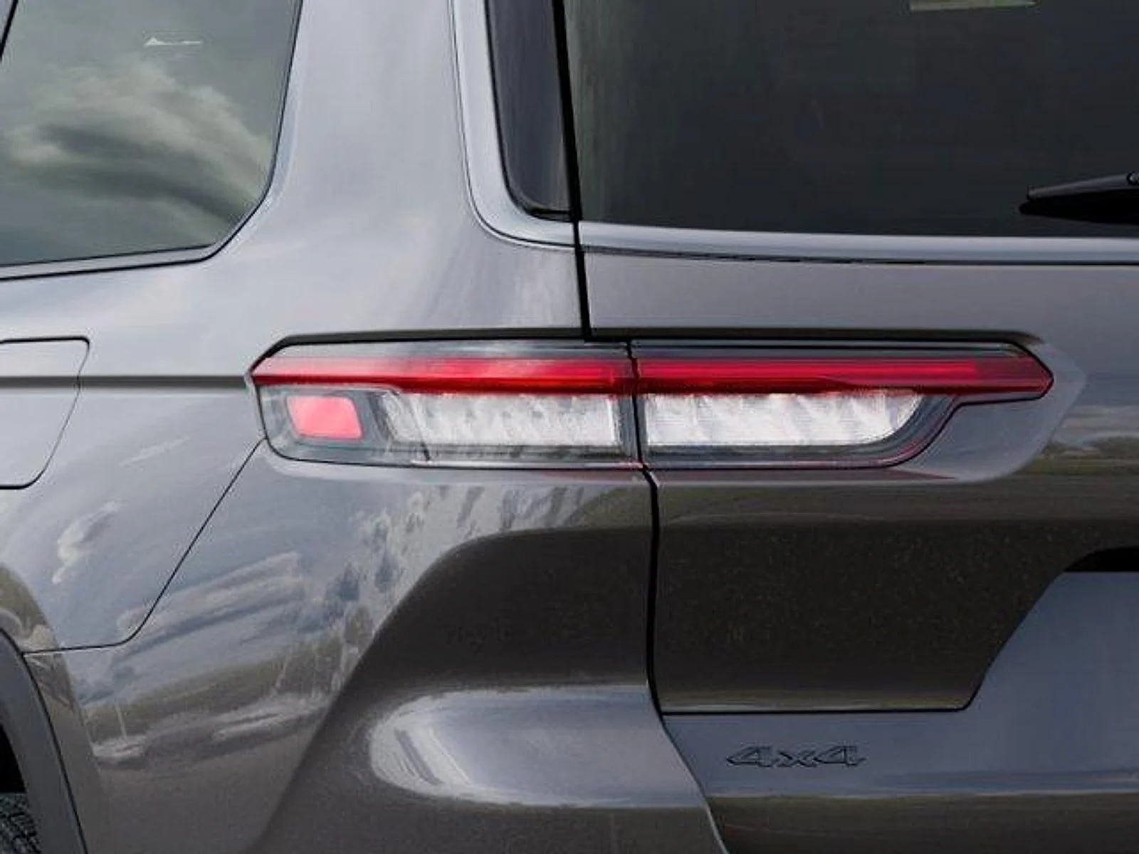 New 2026 Baltic Gray Metallic Clear-Coat Exterior Paint Jeep Altitude 4x4 image 9