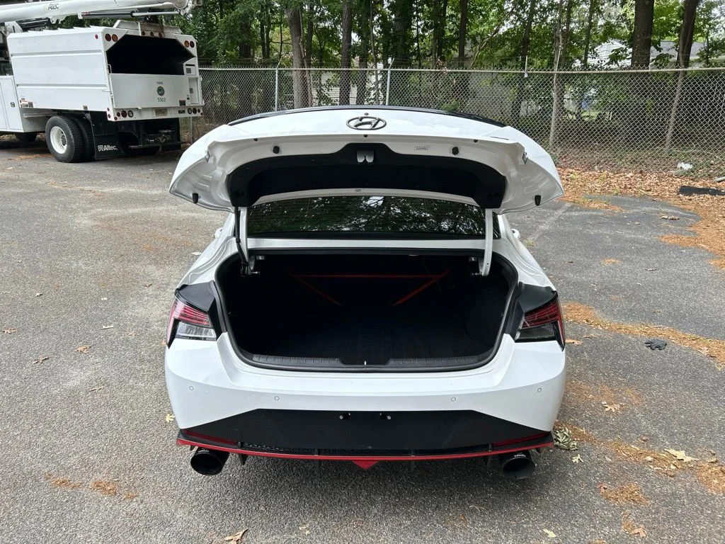 Used 2022 White Hyundai Base image 29