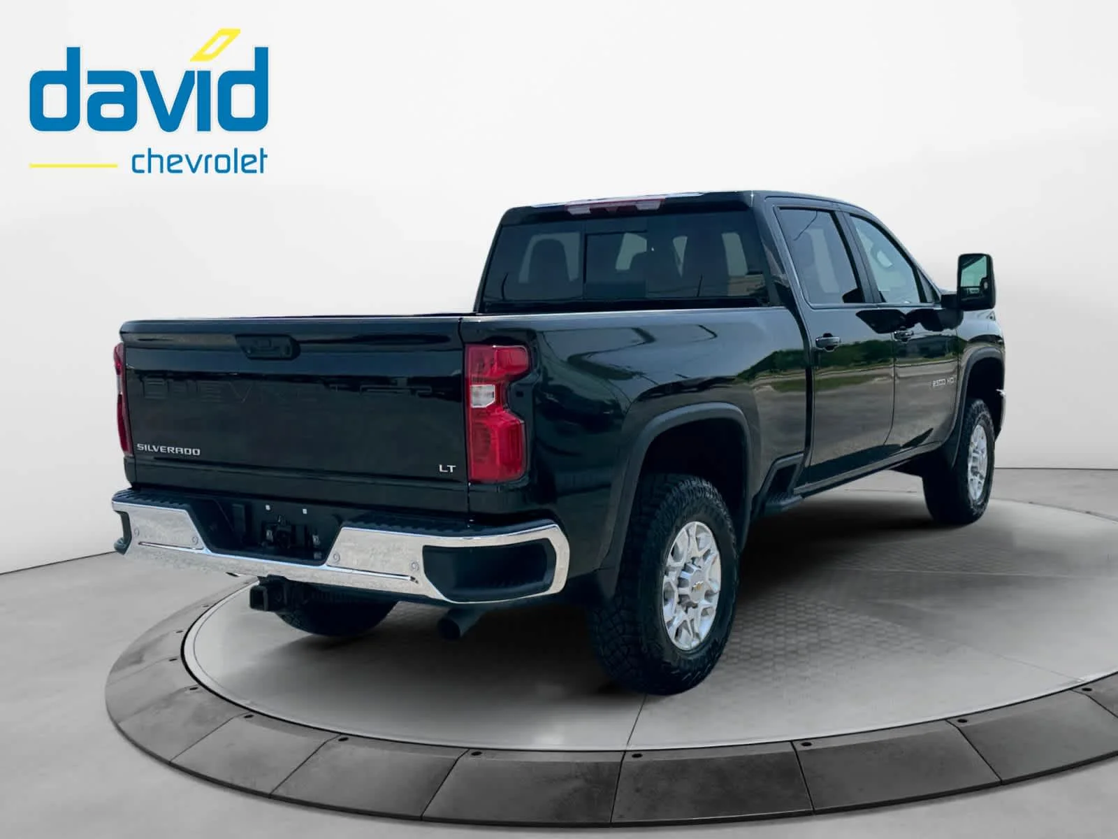 Used 2025 Black Chevrolet LT image 4
