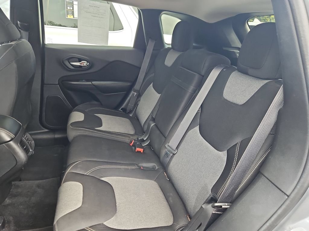 Used 2014 Billet Silver Metallic Jeep Latitude image 14