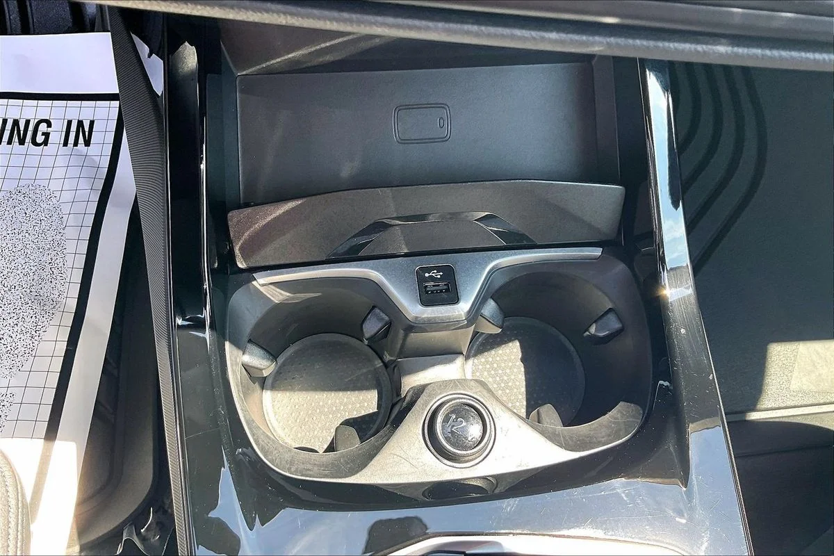 Used 2024  BMW xDrive image 16