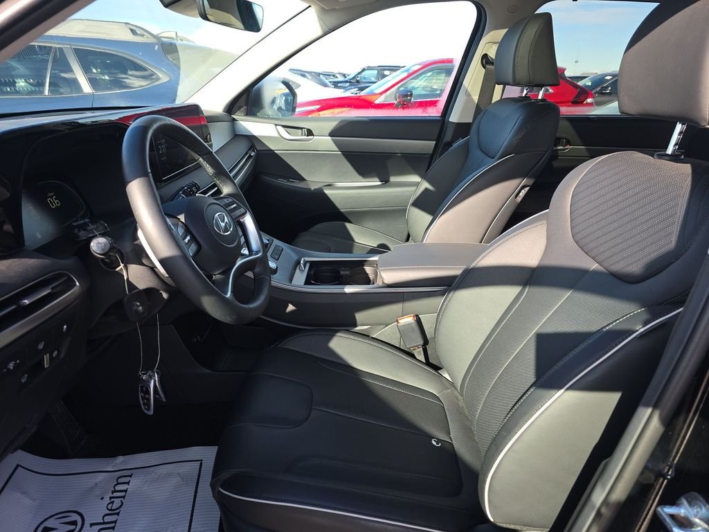 Used 2025 Black Hyundai XRT image 2