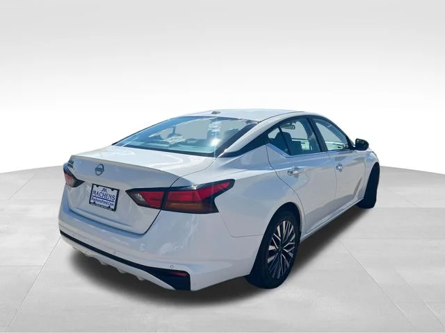 Used 2025 White Nissan 2.5 SV image 10
