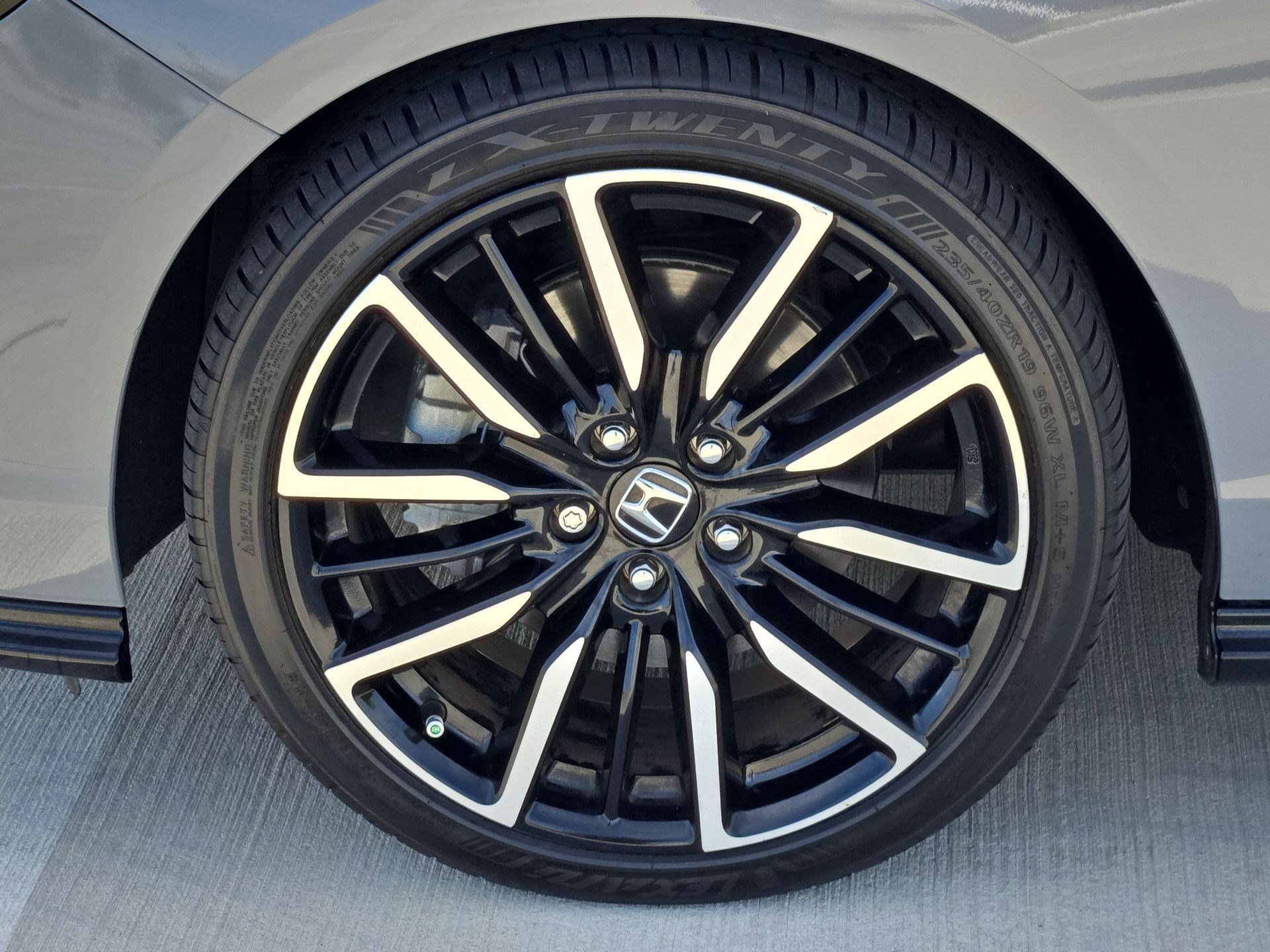Certified Used 2024 Gray Honda Touring image 10