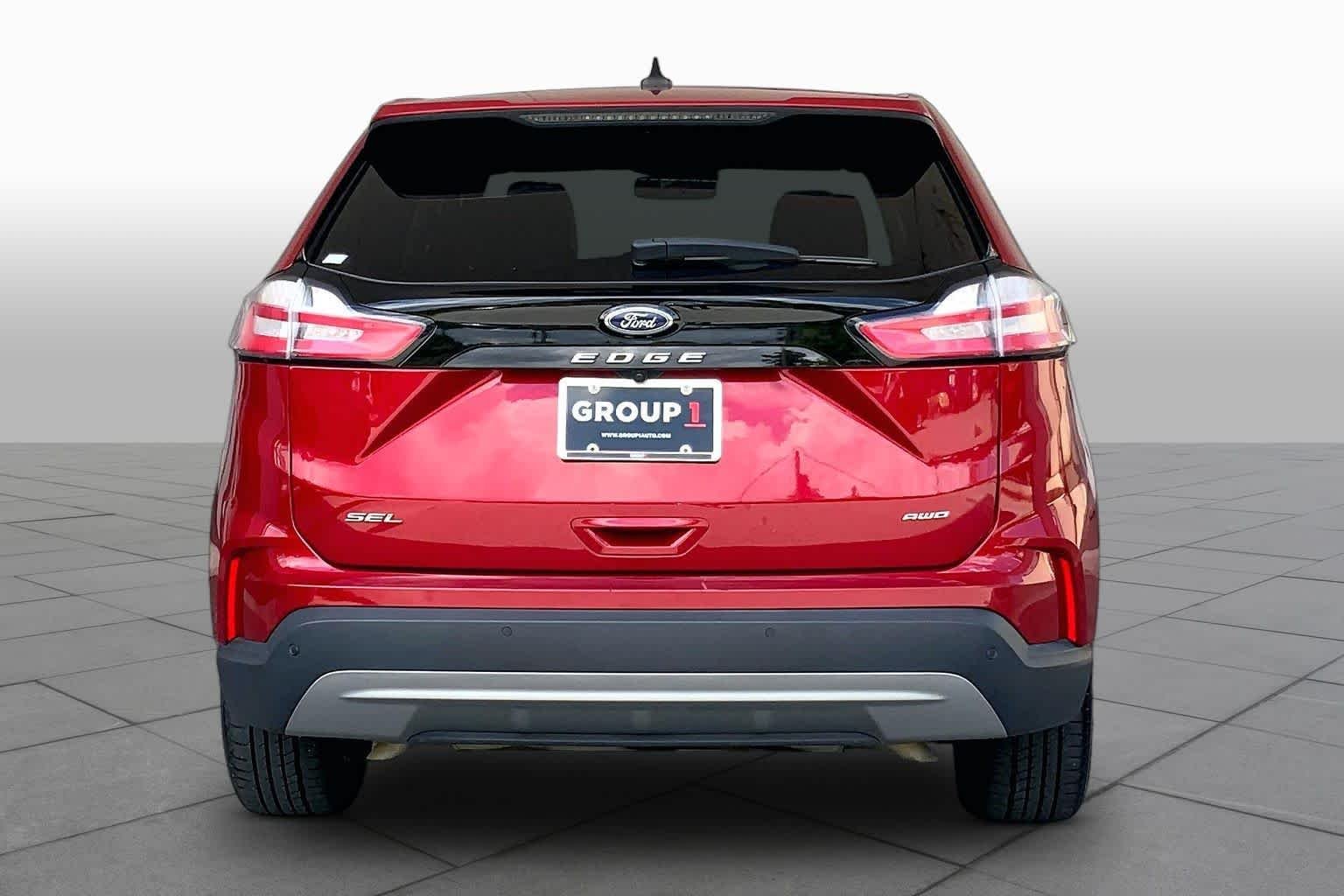 Used 2024 Rapid Red Metallic Tinted Clearcoat Ford SEL image 5