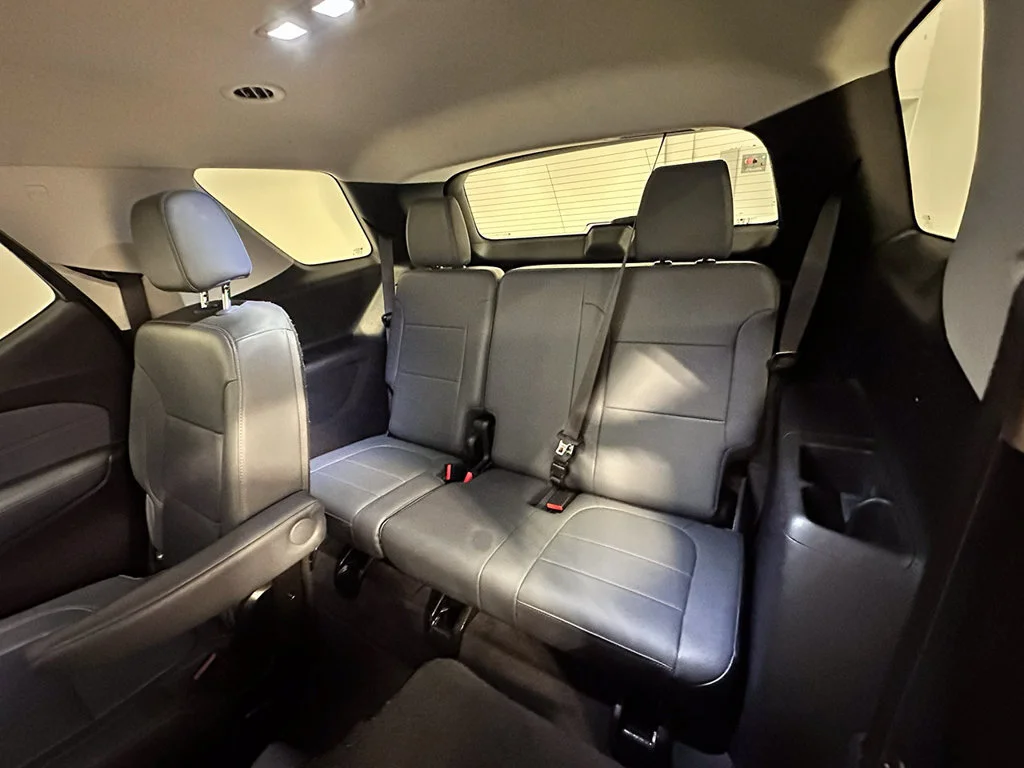 Used 2020 GRAPHITE METALLIC Chevrolet LT Leather image 19