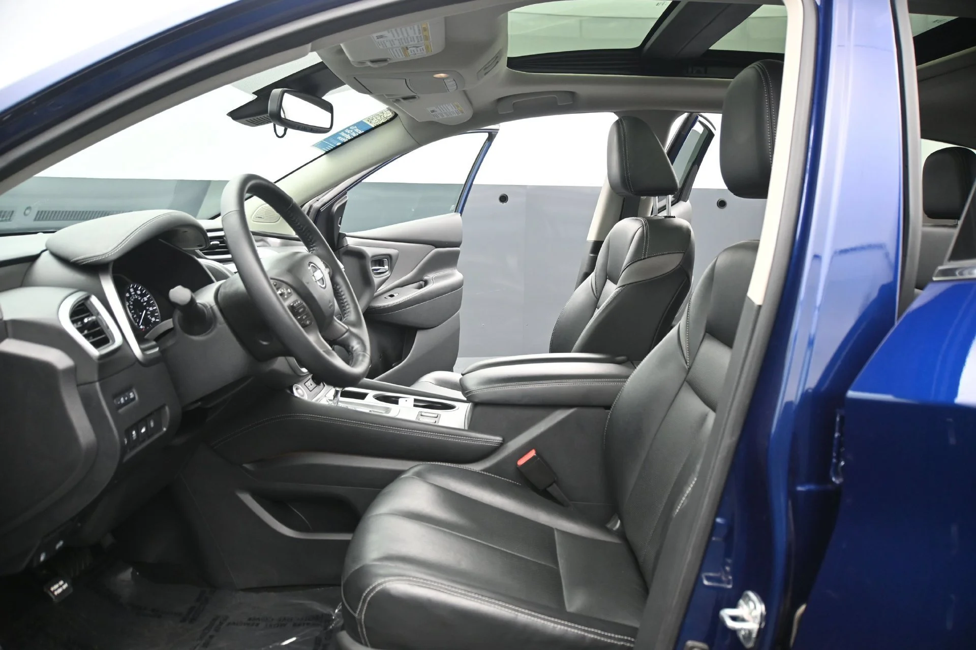 Used 2020 Deep Blue Pearl Nissan SL image 21
