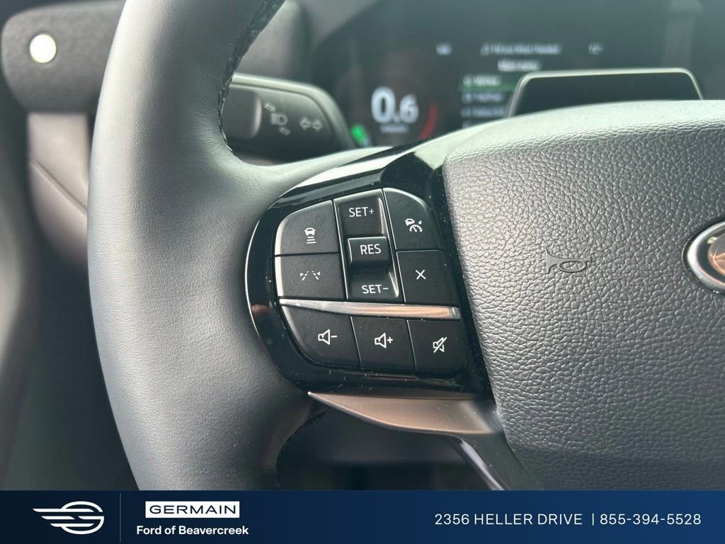 Used 2025 White Metallic Ford Platinum image 21