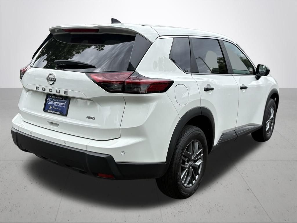 Used 2024 White Nissan S image 6