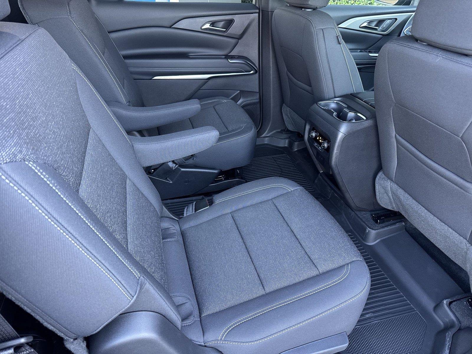 2027 Chevrolet Traverse LT - Photo 34