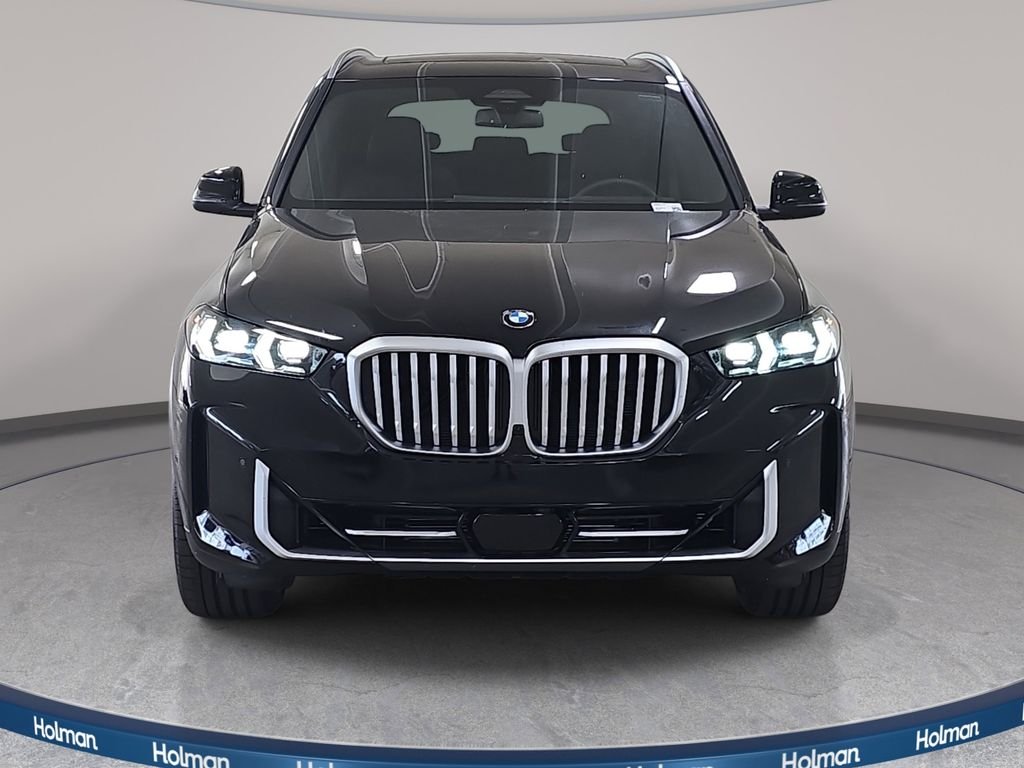 New 2026 Black Sapphire Metallic BMW xDrive40i image 2