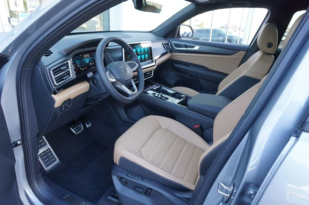 New 2026 Silver Volkswagen 2.0T SEL R-Line Black image 9