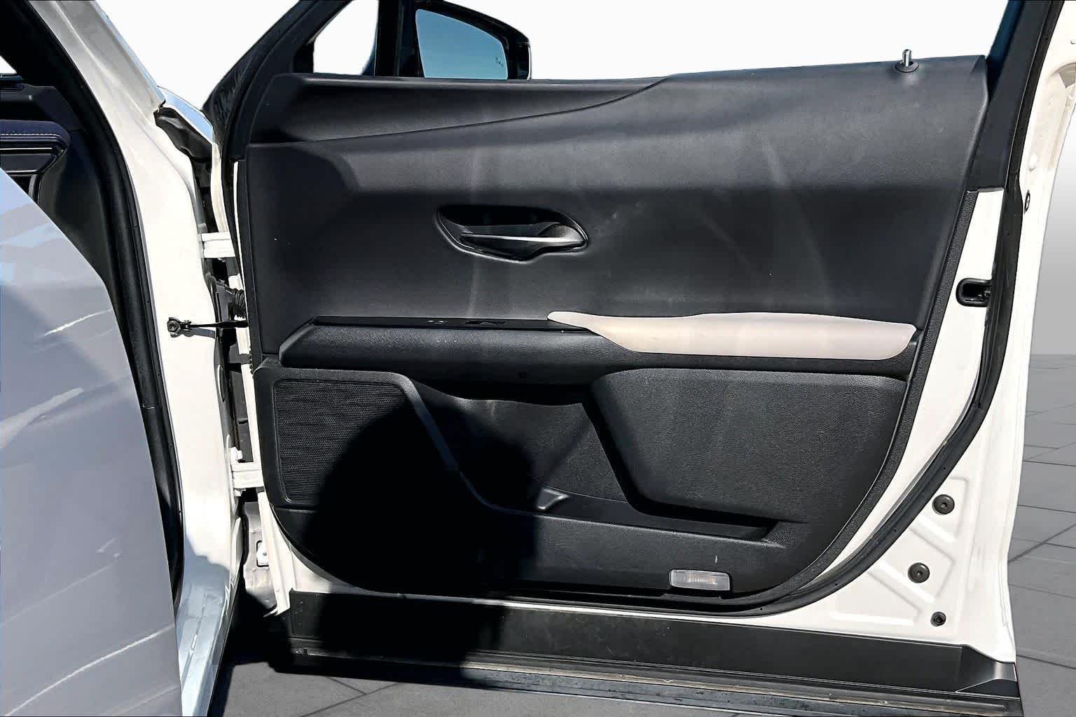 Used 2019 Eminent White Pearl Lexus Luxury image 23