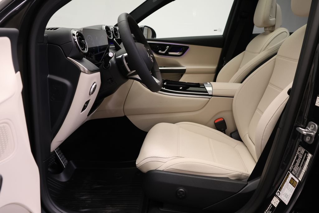 Used 2027  Mercedes-Benz GLC 300 image 36