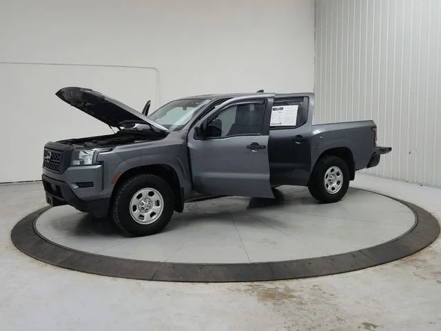 Used 2022 Gray Nissan S image 12