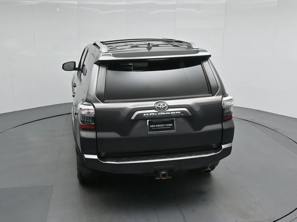 Used 2014 Gray Toyota SR5 image 37