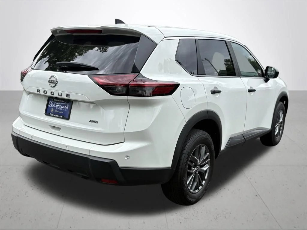 Used 2024 White Nissan S image 6