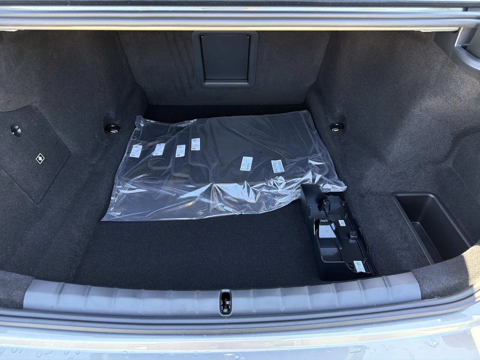 New 2027 Oxide Grey Metallic BMW 740i image 8