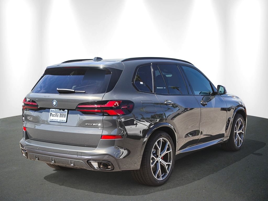 New 2026 Dravit Grey Metallic BMW xDrive50e image 6