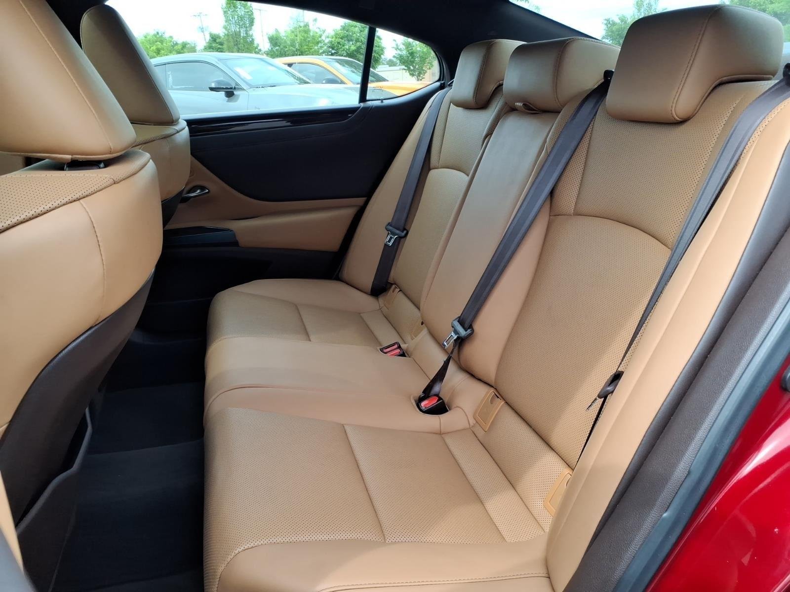 Used 2020 Matador Red Mica Lexus ES 350 image 21
