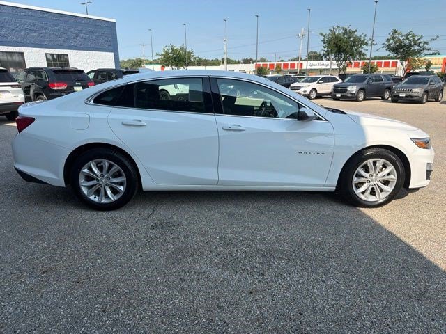 Used 2024 Summit White Chevrolet LT image 6