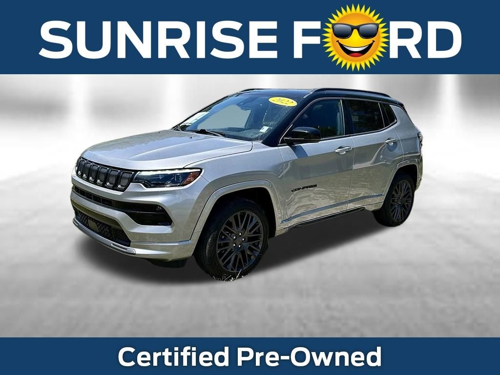 Used 2022 Silver Jeep Limited image 1