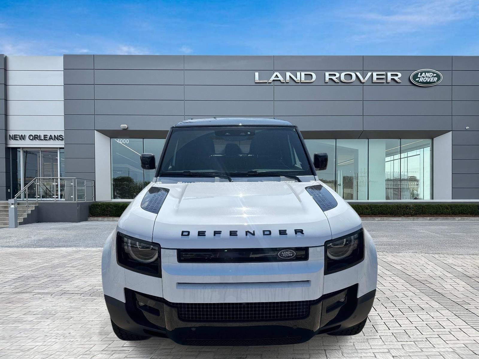 New 2026 Fuji White Land Rover S image 4