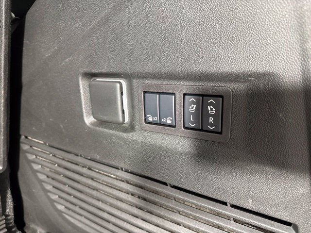 Used 2026 White GMC Elevation image 22