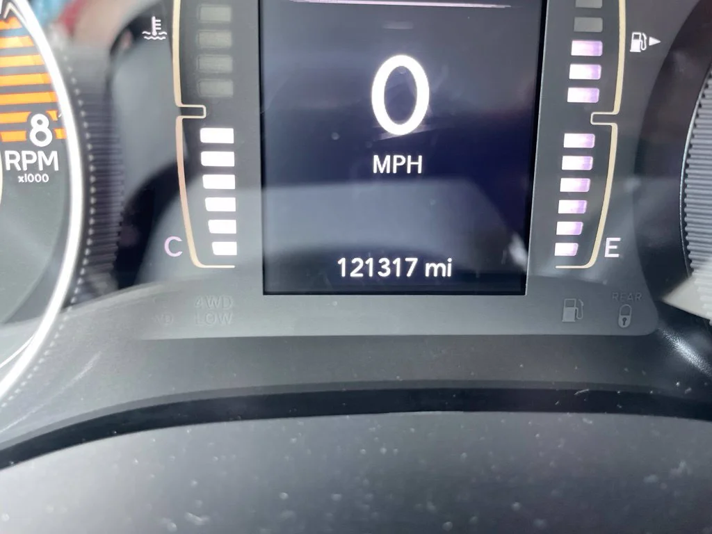 Used 2019 White Jeep Latitude image 7