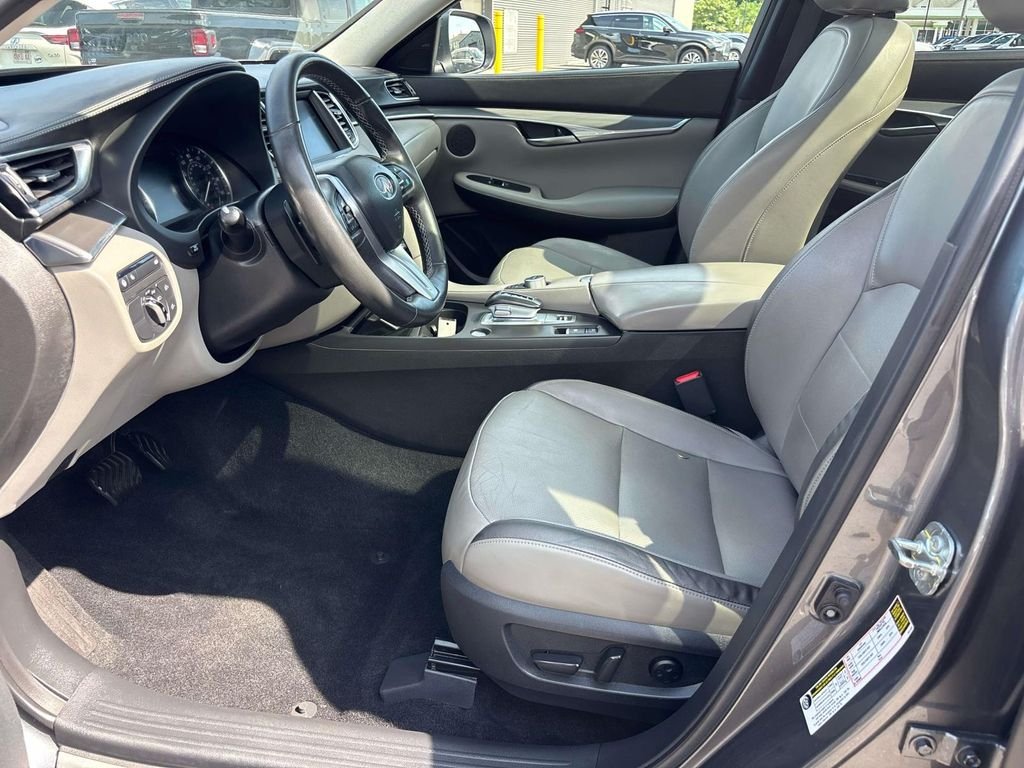 Certified Used 2023 Gray INFINITI LUXE image 10