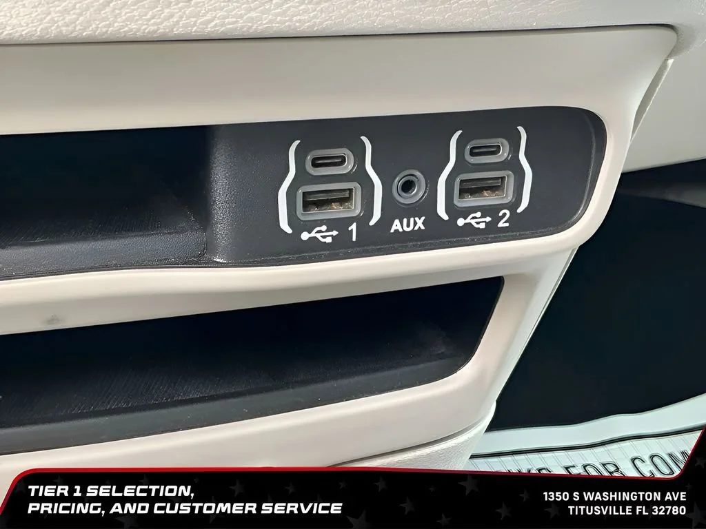 Used 2023 White Chrysler Touring L image 33