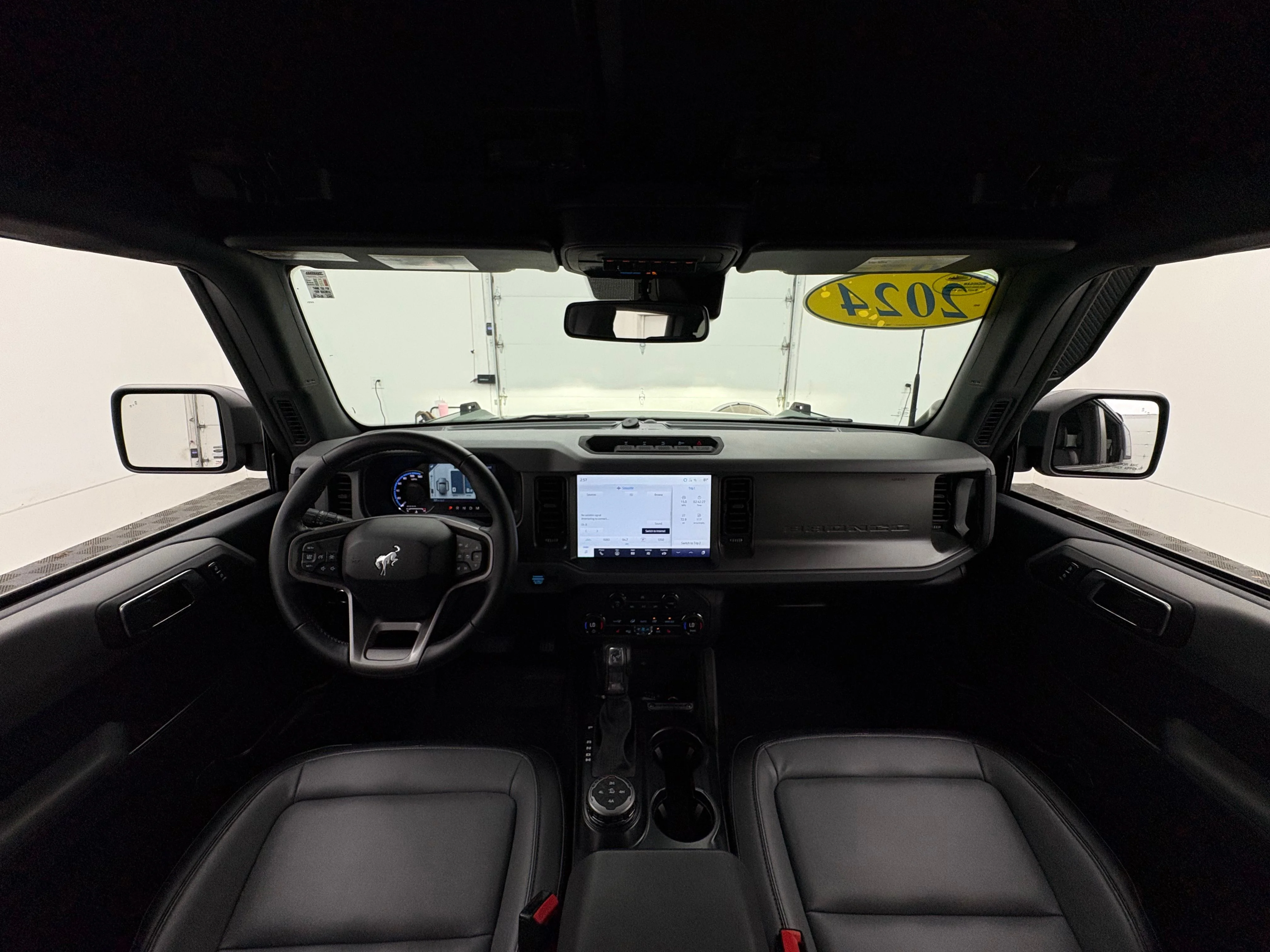 Used 2024 Green Metallic Ford Everglades image 3