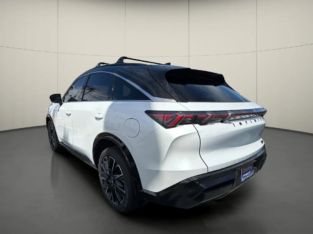New 2027 2T RAD WHT INFINITI Autograph AWD image 5