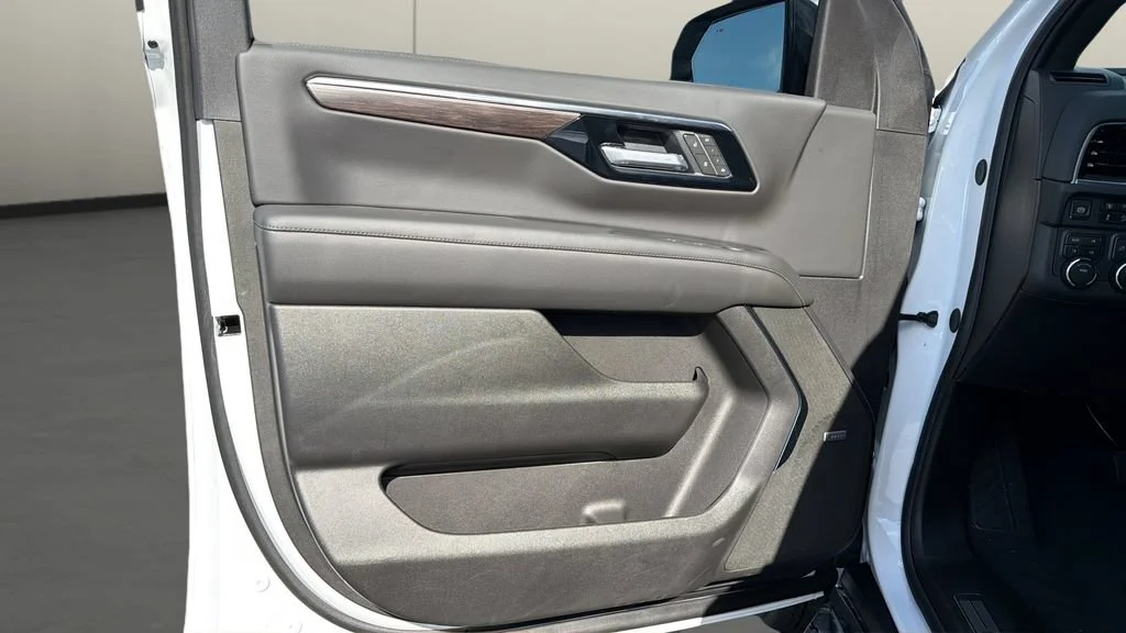 New 2026 Summit White Chevrolet LT image 14