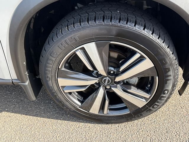 Certified Used 2023 Silver Nissan Platinum image 7