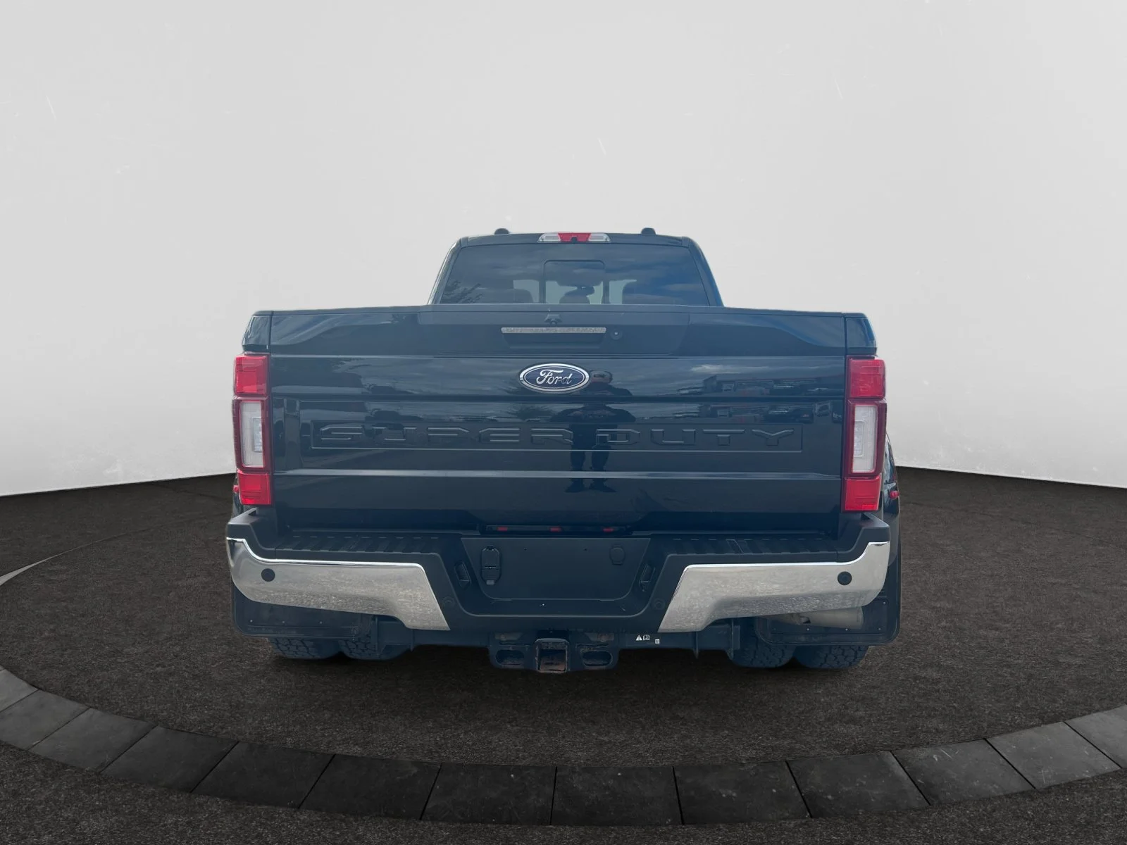 Used 2020 BLACK Ford LARIAT Dually Low Kms image 4
