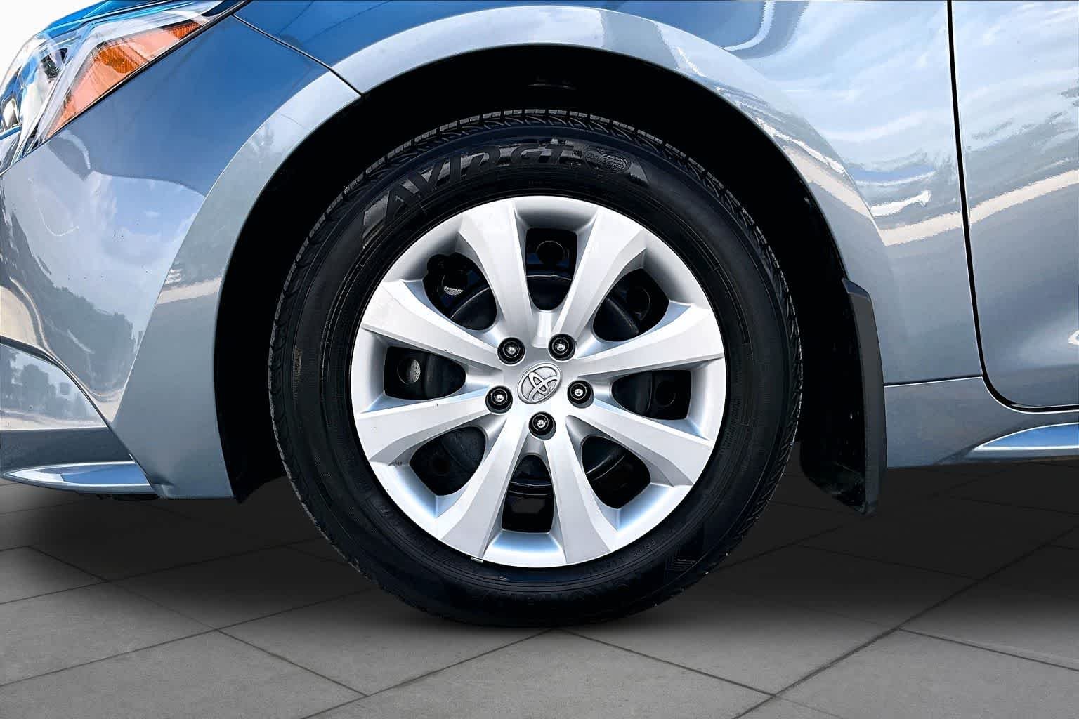 Used 2025 Celestite Toyota Hybrid LE image 20
