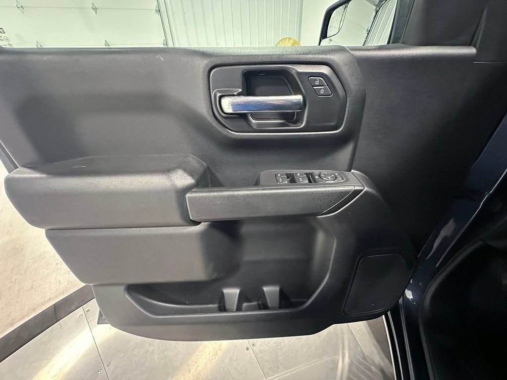 Used 2020 SHADOW GRAY METALLIC Chevrolet Custom image 19