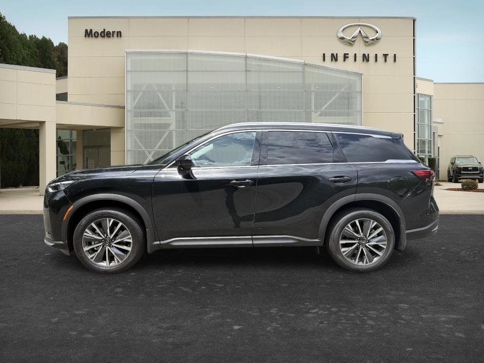 New 2027 Mineral Black INFINITI LUXE image 7