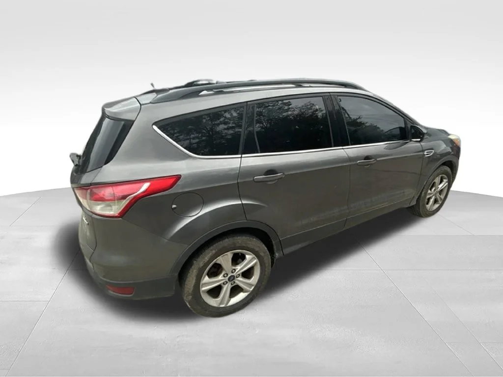 Used 2013  Ford SE image 17