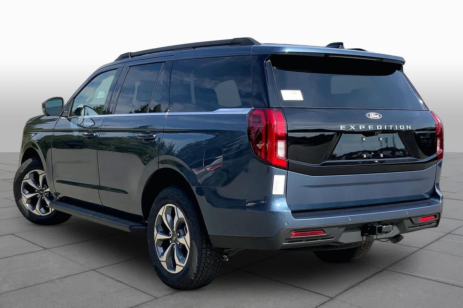 New 2027 Nocturnal Blue Metallic Ford Active image 3