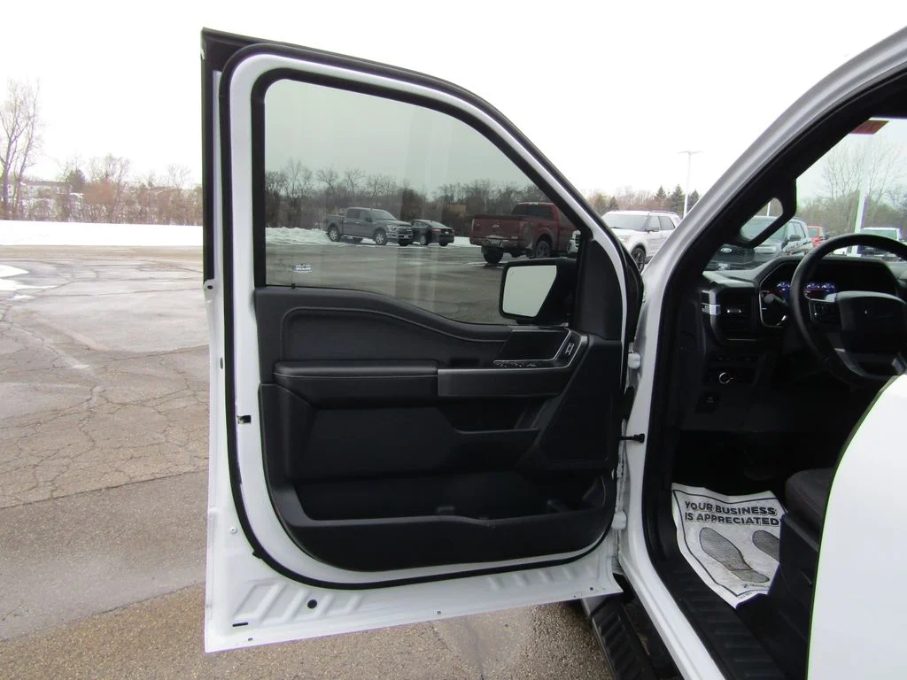 Used 2023 Oxford White Ford XLT image 22