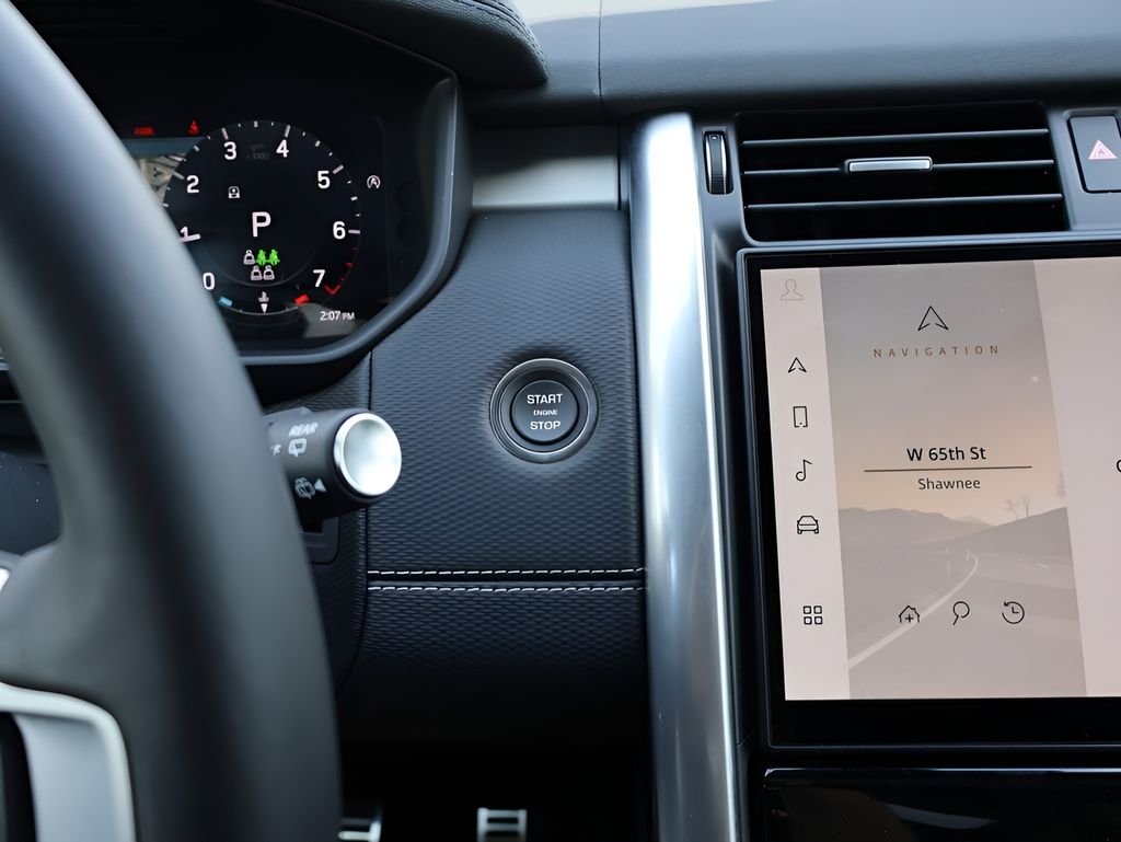 New 2026 Fuji White Land Rover Dynamic SE image 30