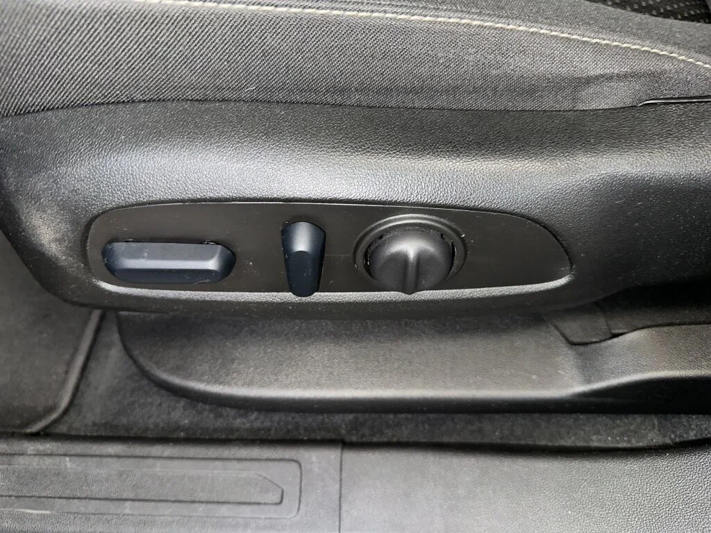 2023 GMC Acadia SLE - Photo 6